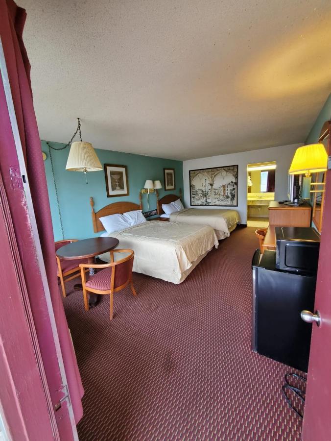 Gray Plaza Motel West Frankfort מראה חיצוני תמונה