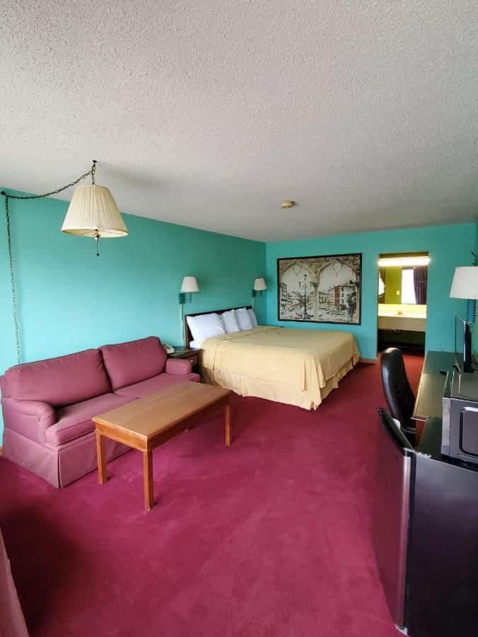 Gray Plaza Motel West Frankfort מראה חיצוני תמונה