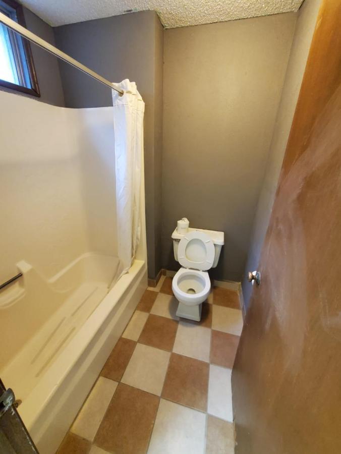 Gray Plaza Motel West Frankfort מראה חיצוני תמונה