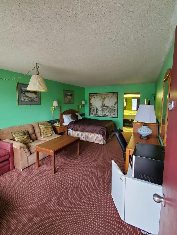 Gray Plaza Motel West Frankfort מראה חיצוני תמונה
